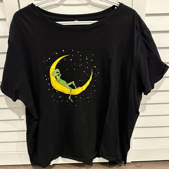 Shein Alien Shirt - Picture 1 of 3